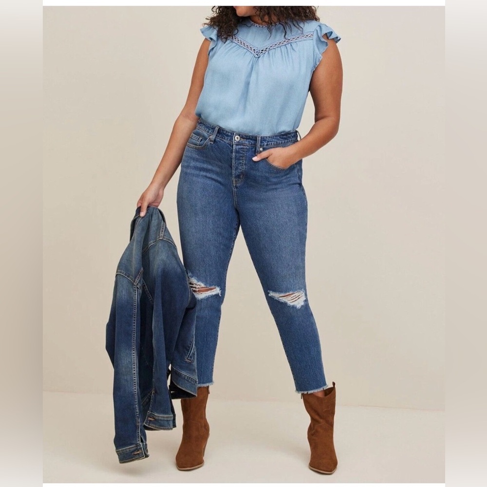 Torrid Women’s 3X Blue Chambray Eyelet Embroidered Ruffle Sleeves Top